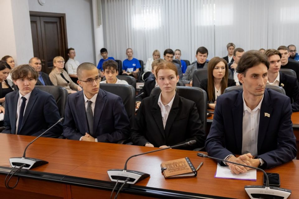 Денис Мирошниченко встретился с главой Краснодара Евгением Наумовым и председателем городской Думы Верой Галушко Денис Мирошниченко встретился с главой Краснодара Евгением Наумовым и председателем городской Думы Верой Галушко