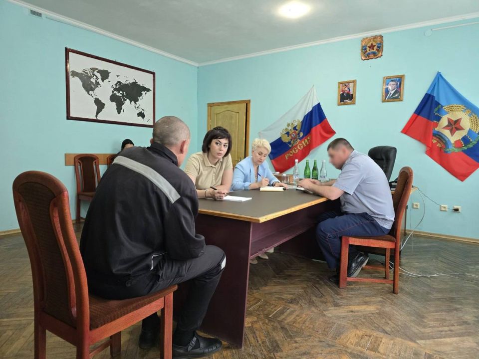 Сегодня свой профессиональный праздник отмечают работники подразделений по соблюдению прав человека в уголовно-исполнительной системе Российской Федерации Сегодня свой профессиональный праздник отмечают работники подразделений по соблюдению прав человека в уголовно-исполнительной системе Российской Федерации