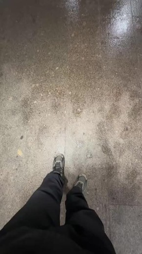 "Луганская Венеция": подземный переход на пересечении улиц Советская и Оборонная в Луганске снова "потек"