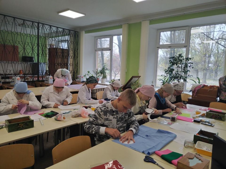 24 октября на базе ГБОУ ЛНР "Старобельская СШ №4" прошёл практический тур Всероссийской олимпиады школьников по трудам (технологиям) для учеников 7-11 классов 24 октября на базе ГБОУ ЛНР "Старобельская СШ №4" прошёл практический тур Всероссийской олимпиады школьников по трудам (технологиям) для учеников 7-11 классов