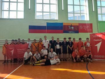 Время футбола. В Новоайдарской детско-юношеской спортивной школе состоялся муниципальный этап соревнований по мини-футболу в рамках Цикла спортивных мероприятий «Будь Первым!» для младшей возрастной категории   Игра была...