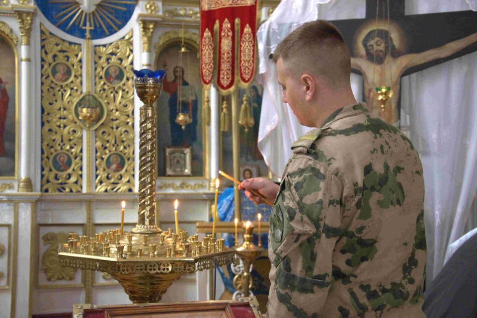 К росгвардейцам с пастырским словом обратился настоятель храма в ЛНР