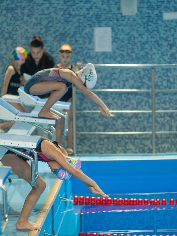 Краснодонские спортсмены отлично выступили на турнире по плаванию Краснодонские спортсмены отлично выступили на турнире по плаванию