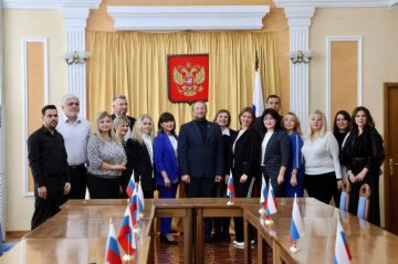 В Луганской Народной Республике прошло важное мероприятие — трёхстороннее подписание соглашений между Министерством культуры ЛНР, учреждениями культуры и новыми земскими работниками, прибывшими из различных регионов России