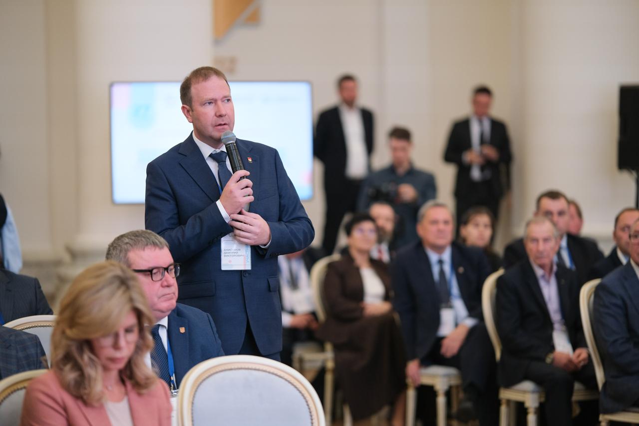 Главы муниципалитетов обсудили острые вопросы в сфере транспорта с министром профильного ведомства Андреем Никитиным Главы муниципалитетов обсудили острые вопросы в сфере транспорта с министром профильного ведомства Андреем Никитиным