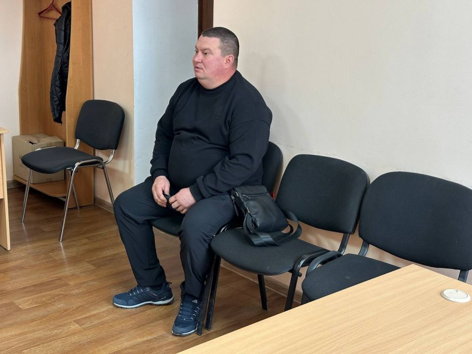 Сегодня исполняющий полномочия Главы городского округа город Ровеньки Дмитрий Игошин провёл приём граждан по личным вопросам Сегодня исполняющий полномочия Главы городского округа город Ровеньки Дмитрий Игошин провёл приём граждан по личным вопросам