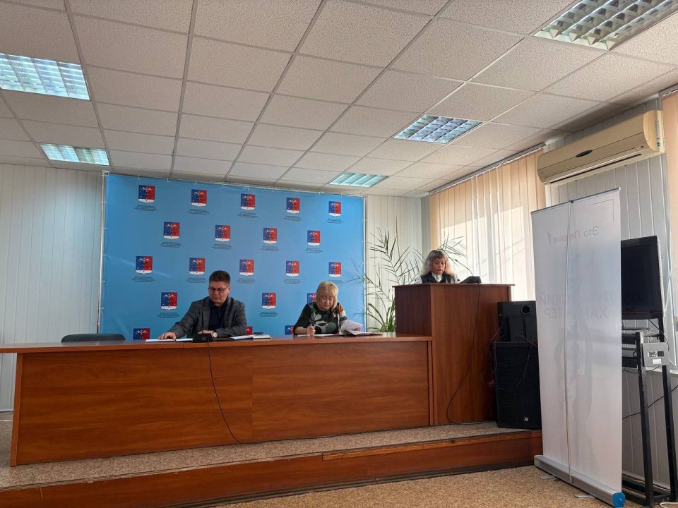 Альберт Зинченко: Сегодня совместно с председателем Совета Станично-Луганского муниципального округа Татьяной Пономаревой провели аппаратное совещание с руководителями структурных подразделений, учреждений и предприятий... Альберт Зинченко: Сегодня совместно с председателем Совета Станично-Луганского муниципального округа Татьяной Пономаревой провели аппаратное совещание с руководителями структурных подразделений, учреждений и предприятий...
