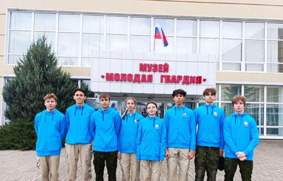 НЕЗАБЫВАЕМАЯ ЭКСКУРСИЯ В КРАСНОДОН – ГОРОД ГЕРОЕВ «МОЛОДОЙ ГВАРДИИ» НЕЗАБЫВАЕМАЯ ЭКСКУРСИЯ В КРАСНОДОН – ГОРОД ГЕРОЕВ «МОЛОДОЙ ГВАРДИИ»