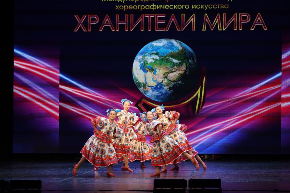 Образцовый хореографический коллектив "Альянс" “Детской школы искусств № 2 г. Ровеньки” победил на Международном фестивале- конкурсе хореографического искусства "ХРАНИТЕЛИМИРА-2025" в г. Ростов-на-Дону Образцовый хореографический коллектив "Альянс" “Детской школы искусств № 2 г. Ровеньки” победил на Международном фестивале- конкурсе хореографического искусства "ХРАНИТЕЛИМИРА-2025" в г. Ростов-на-Дону