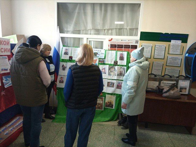 Как много в душах их и доблести, и чести Как много в душах их и доблести, и чести