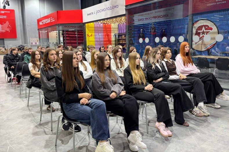 Лекция о Северном морском пути прошла в Свердловском Молодежном центре Лекция о Северном морском пути прошла в Свердловском Молодежном центре