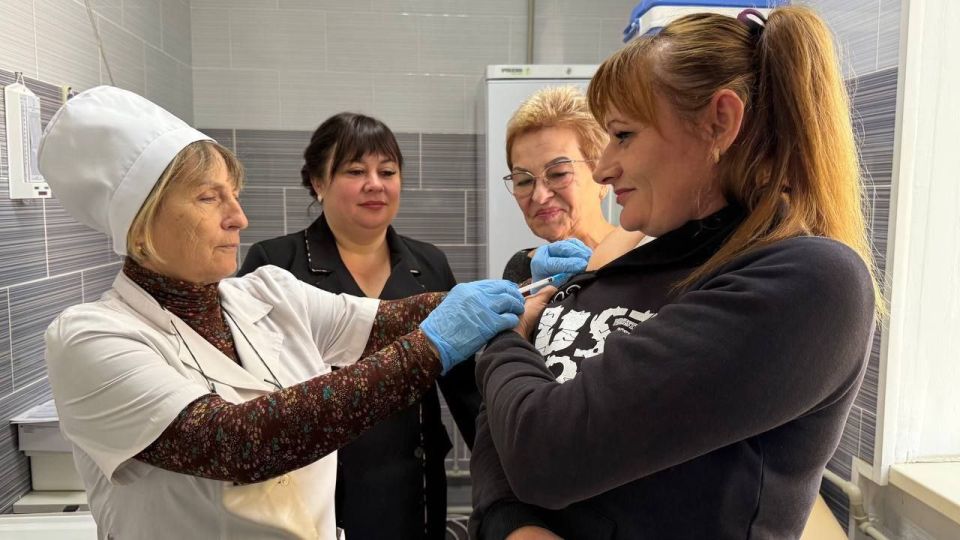 «Здоровое будущее»: В ЛНР продолжается вакцинация населения «Здоровое будущее»: В ЛНР продолжается вакцинация населения