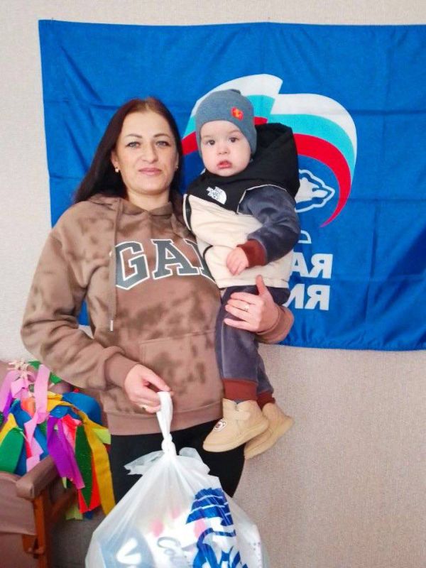 Партия «ЕДИНАЯ РОССИЯ»: поддержка семей с детьми и уважение к матерям погибших Героев Партия «ЕДИНАЯ РОССИЯ»: поддержка семей с детьми и уважение к матерям погибших Героев