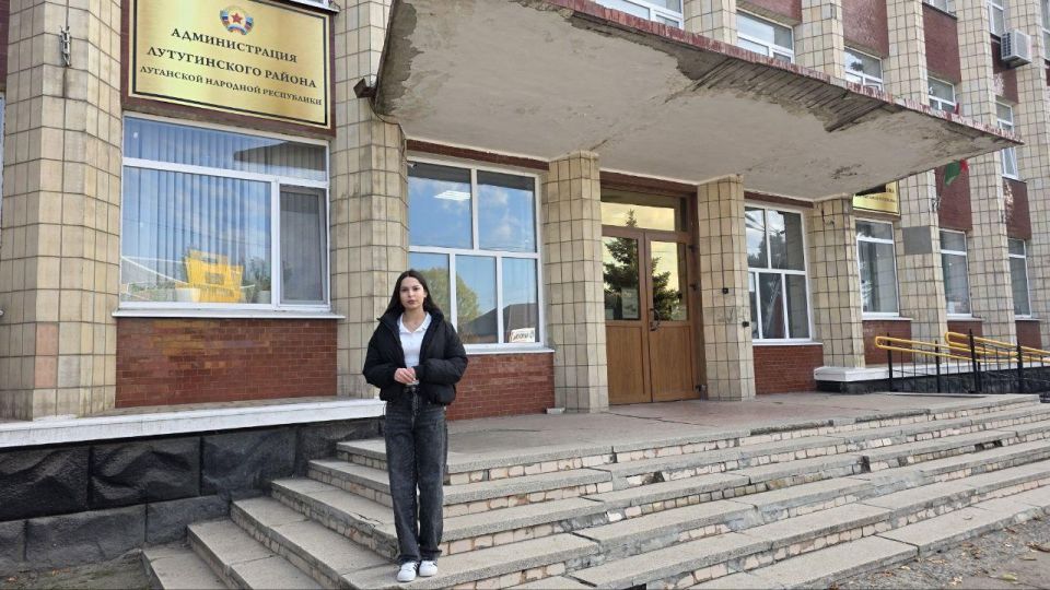 Девочка-активистка из Лутугино отправилась в Москву благодаря сенатору Удмуртии Девочка-активистка из Лутугино отправилась в Москву благодаря сенатору Удмуртии