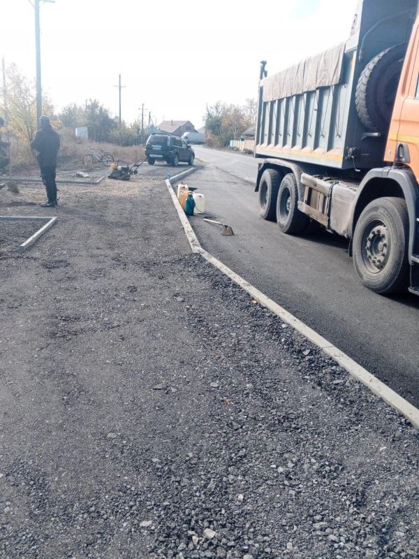 В Ровеньках продолжаются работы по капитальному ремонту автодороги от пгт В Ровеньках продолжаются работы по капитальному ремонту автодороги от пгт
