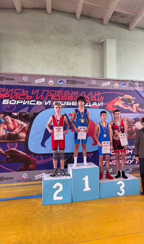 Чемпионат Луганской Народной Республики по вольной борьбе среди юношей до 14 и 16 лет в городе Луганск Чемпионат Луганской Народной Республики по вольной борьбе среди юношей до 14 и 16 лет в городе Луганск