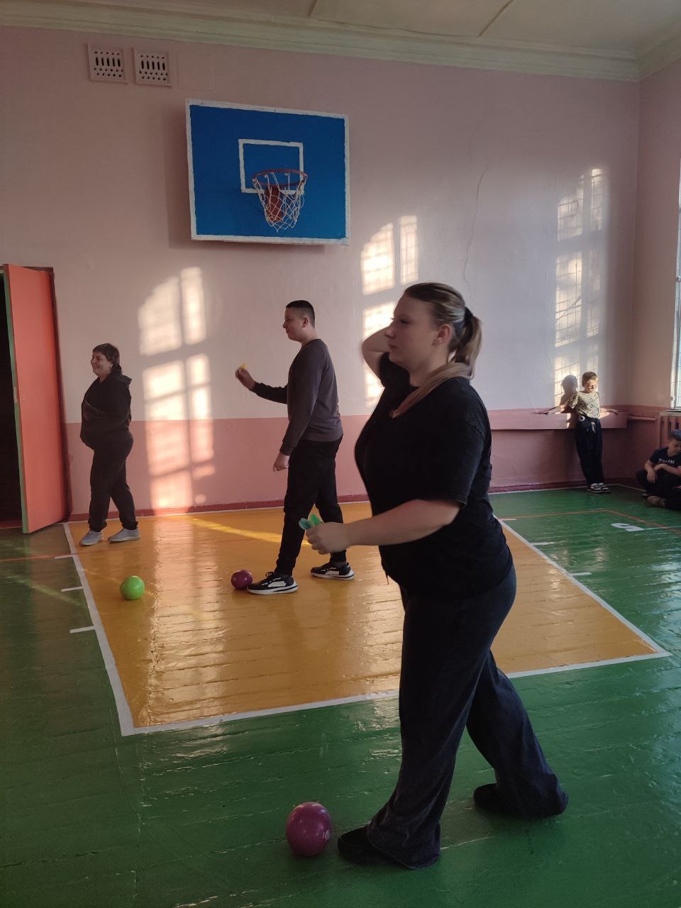 Семейный турнир по дартсу прошел в поселке Успенка Лутугинского муниципального округа Семейный турнир по дартсу прошел в поселке Успенка Лутугинского муниципального округа