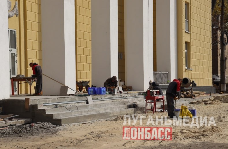 Благодаря Красноярскому краю в Червонопартизанске продолжается капитальный ремонт ДК им. Ленина Благодаря Красноярскому краю в Червонопартизанске продолжается капитальный ремонт ДК им. Ленина