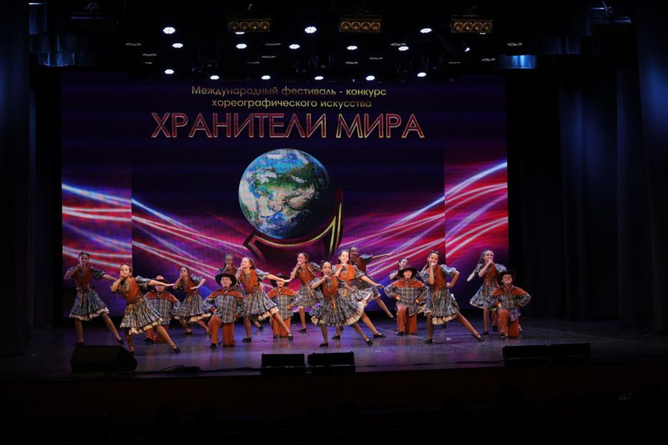 Образцовый хореографический коллектив "Альянс" “Детской школы искусств № 2 г. Ровеньки” победил на Международном фестивале- конкурсе хореографического искусства "ХРАНИТЕЛИМИРА-2025" в г. Ростов-на-Дону Образцовый хореографический коллектив "Альянс" “Детской школы искусств № 2 г. Ровеньки” победил на Международном фестивале- конкурсе хореографического искусства "ХРАНИТЕЛИМИРА-2025" в г. Ростов-на-Дону