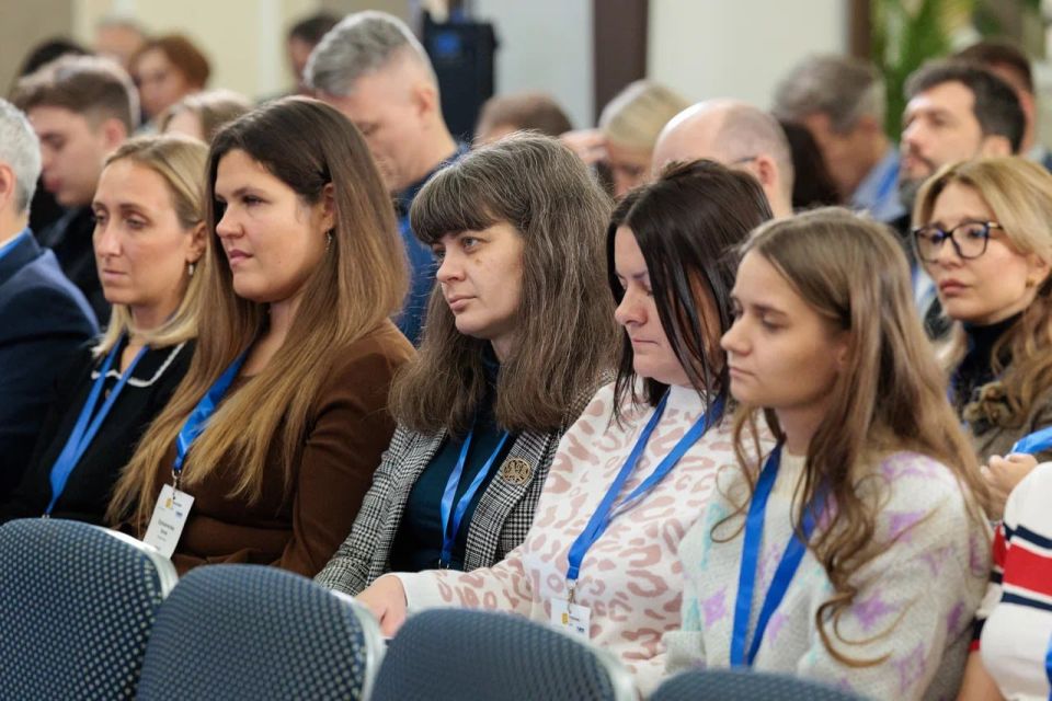 Представитель Минцифры ЛНР и работники ведущих печатных СМИ республики приняли участие в XXI ежегодном форуме российских издателей Publishing Expo-2025 Представитель Минцифры ЛНР и работники ведущих печатных СМИ республики приняли участие в XXI ежегодном форуме российских издателей Publishing Expo-2025
