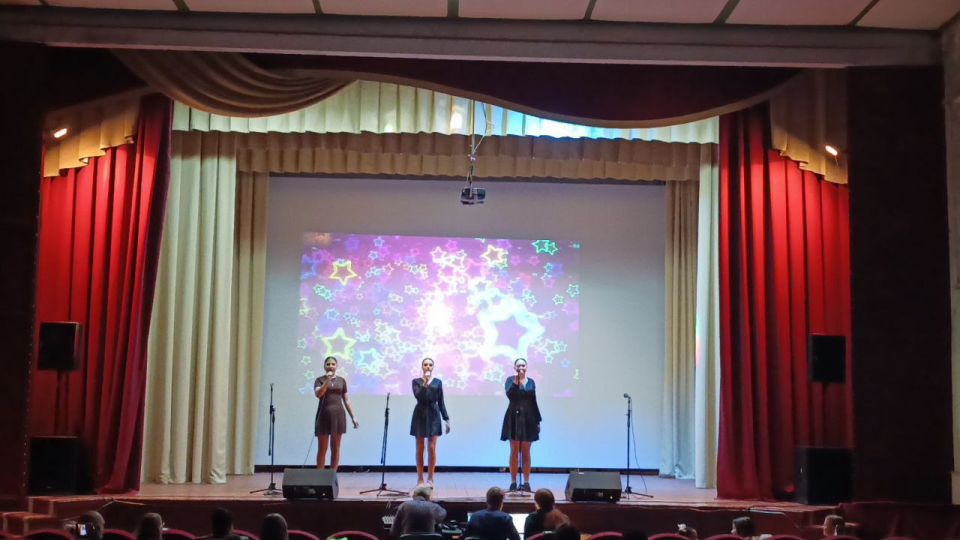 Сегодня, 27 октября, в Петровском Доме культуры прошёл I отборочный тур муниципального конкурса для детей и молодёжи "Утренняя звезда"!! Сегодня, 27 октября, в Петровском Доме культуры прошёл I отборочный тур муниципального конкурса для детей и молодёжи "Утренняя звезда"!!