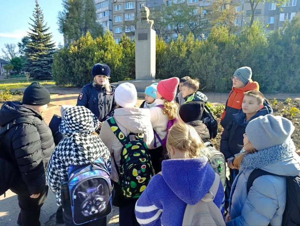 Экскурсия по правилам: в Алчевске учили ПДД на практике Экскурсия по правилам: в Алчевске учили ПДД на практике