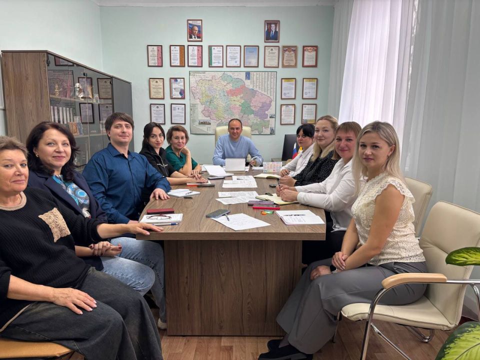 ДЕЛЕГАЦИЯ ДИРЕКТОРОВ И ПЕДАГОГОВ ДЕТСКИХ ШКОЛ ИСКУССТВ АНТРАЦИТОВСКОГО ОКРУГА ПОСЕТИЛА СТАВРОПОЛЬЕ ДЕЛЕГАЦИЯ ДИРЕКТОРОВ И ПЕДАГОГОВ ДЕТСКИХ ШКОЛ ИСКУССТВ АНТРАЦИТОВСКОГО ОКРУГА ПОСЕТИЛА СТАВРОПОЛЬЕ