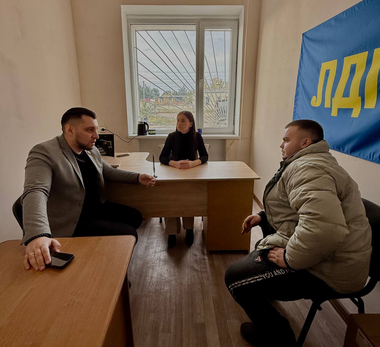 Депутаты продолжают работать с самыми острыми вопросами, волнующими граждан Депутаты продолжают работать с самыми острыми вопросами, волнующими граждан