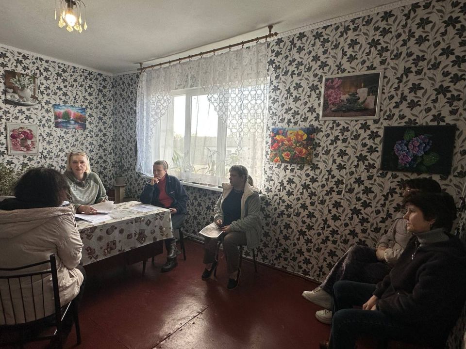 Депутат Совета городского округа города Брянка от ВПП «Единая Россия» Алла Алферова провела приём граждан в поселке Вергелевка Депутат Совета городского округа города Брянка от ВПП «Единая Россия» Алла Алферова провела приём граждан в поселке Вергелевка