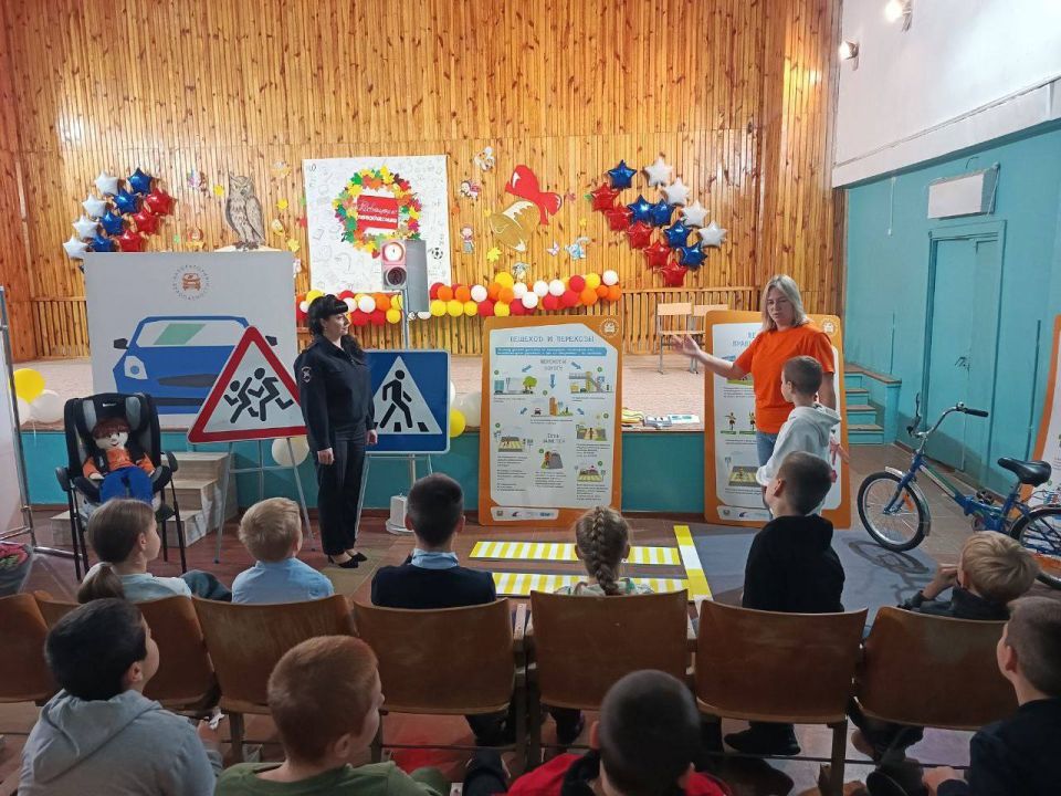 Госавтоинспекция в рамках проекта «Лаборатория безопасности» проводит занятия со школьниками Госавтоинспекция в рамках проекта «Лаборатория безопасности» проводит занятия со школьниками