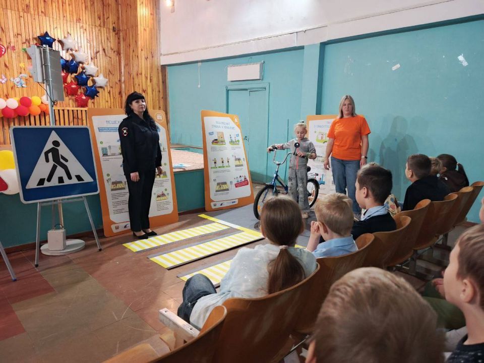 Госавтоинспекция в рамках проекта «Лаборатория безопасности» проводит занятия со школьниками Госавтоинспекция в рамках проекта «Лаборатория безопасности» проводит занятия со школьниками