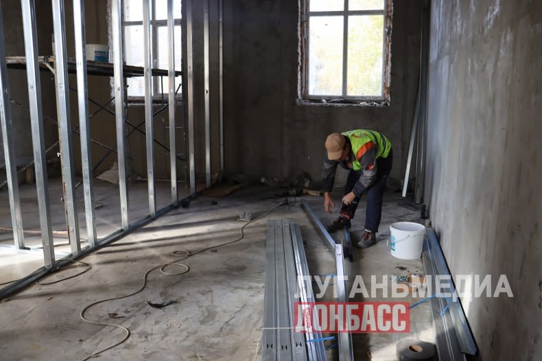 Благодаря Красноярскому краю в Червонопартизанске продолжается капитальный ремонт ДК им. Ленина Благодаря Красноярскому краю в Червонопартизанске продолжается капитальный ремонт ДК им. Ленина