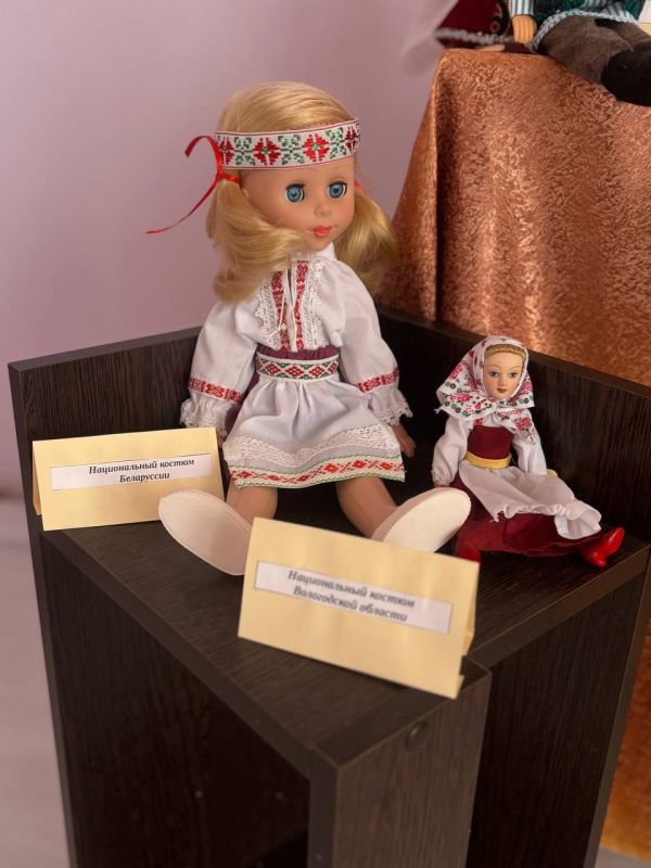 Живая нить традиций": Ровеньковская школа №3 представила выставку кукол в народных костюмах Живая нить традиций": Ровеньковская школа №3 представила выставку кукол в народных костюмах