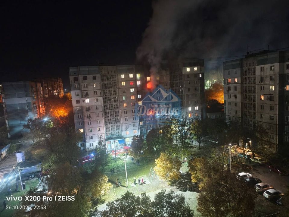 Укронацисты продолжают бить по мирному населению ЛНР и ДНР Укронацисты продолжают бить по мирному населению ЛНР и ДНР