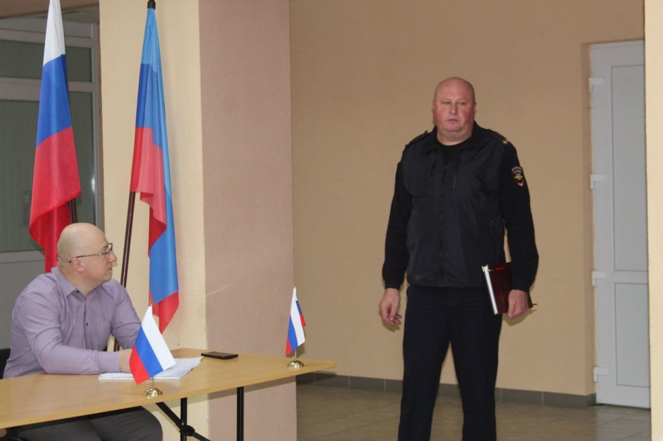Виталий Коваленко: Сегодня первый заместитель Главы администрации Николай Вербицкий провел аппаратное совещание с начальниками структурных подразделений администрации, руководителями предприятий и учреждений округа Виталий Коваленко: Сегодня первый заместитель Главы администрации Николай Вербицкий провел аппаратное совещание с начальниками структурных подразделений администрации, руководителями предприятий и учреждений округа