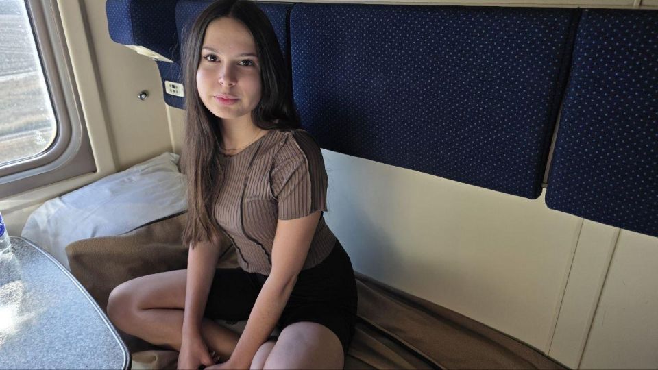 Девочка-активистка из Лутугино отправилась в Москву благодаря сенатору Удмуртии Девочка-активистка из Лутугино отправилась в Москву благодаря сенатору Удмуртии