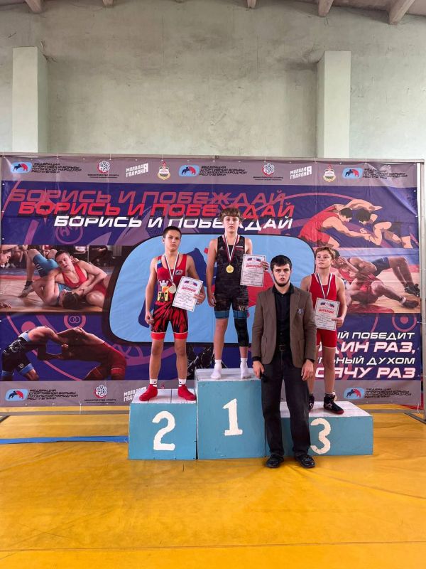 Чемпионат Луганской Народной Республики по вольной борьбе среди юношей до 14 и 16 лет в городе Луганск Чемпионат Луганской Народной Республики по вольной борьбе среди юношей до 14 и 16 лет в городе Луганск