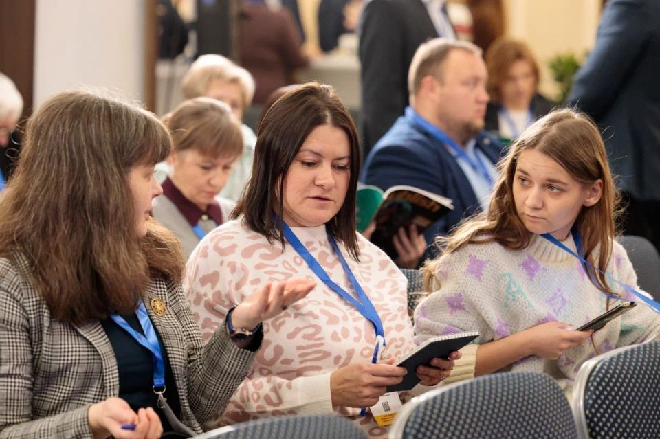 Представитель Минцифры ЛНР и работники ведущих печатных СМИ республики приняли участие в XXI ежегодном форуме российских издателей Publishing Expo-2025 Представитель Минцифры ЛНР и работники ведущих печатных СМИ республики приняли участие в XXI ежегодном форуме российских издателей Publishing Expo-2025