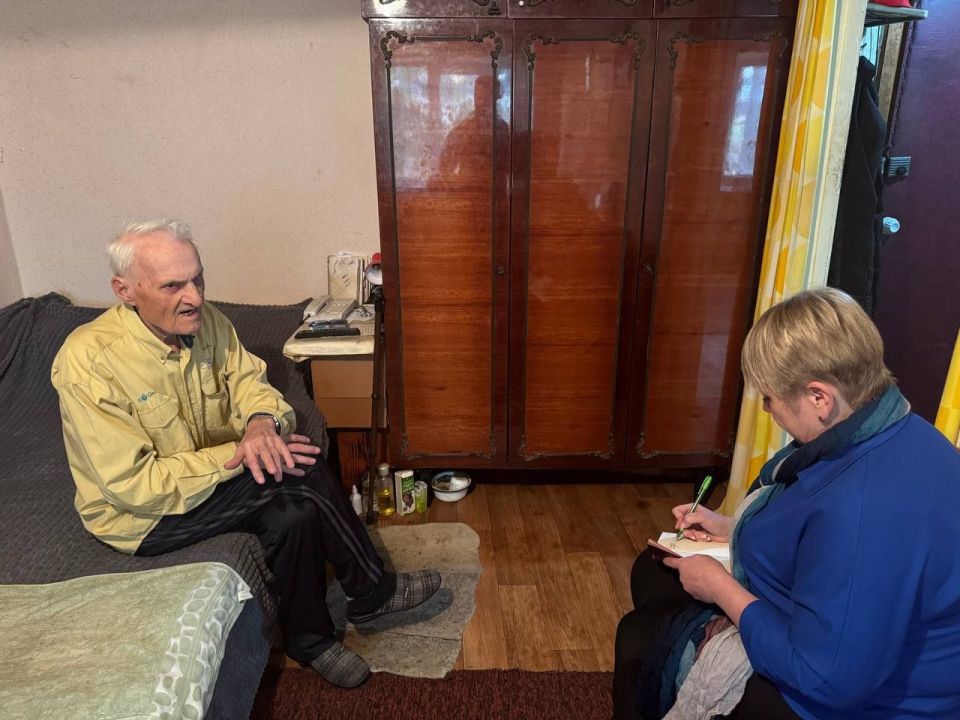 Депутаты продолжают работать с самыми острыми вопросами, волнующими граждан Депутаты продолжают работать с самыми острыми вопросами, волнующими граждан