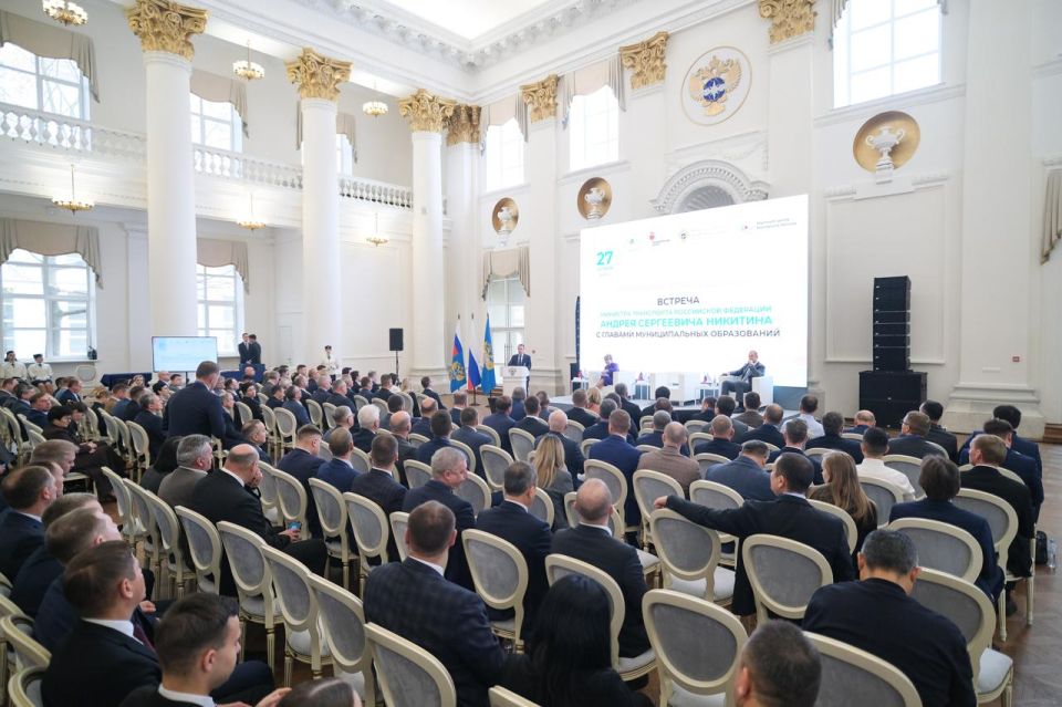 Главы муниципалитетов обсудили острые вопросы в сфере транспорта с министром профильного ведомства Андреем Никитиным