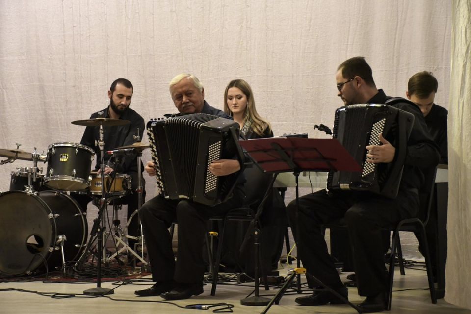 � ����������������� ������ �������� ������� ������� ���� � �������� �������� ��������� ����������