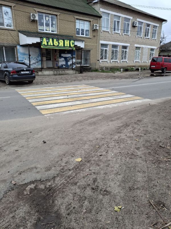 Продолжаются работы по нанесению разметки на дорогах г. Старобельск! Продолжаются работы по нанесению разметки на дорогах г. Старобельск!