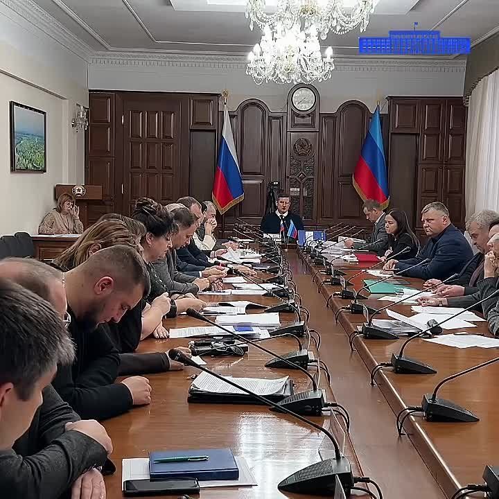 Есть, с кого брать пример. Почти четверти образовательным организациям ЛНР присвоены имена выдающихся личностей Сегодня на очередном заседании Правительства имя Феликса Эдмундовича Дзержинского присвоено Северодонецкой...