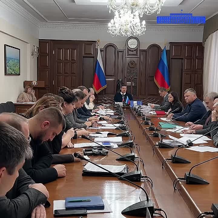 Есть, с кого брать пример. Почти четверти образовательным организациям ЛНР присвоены имена выдающихся личностей Сегодня на очередном заседании Правительства имя Феликса Эдмундовича Дзержинского присвоено Северодонецкой...