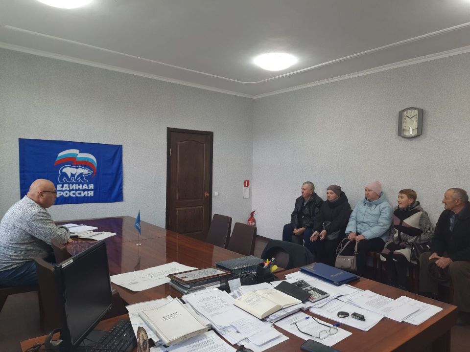 Владимир Шавлай: Сегодня, 28.10.2025. в пгт.Краснодон депутат Совета Краснодонского муниципального округа Юрий Алисов провел прием граждан Владимир Шавлай: Сегодня, 28.10.2025. в пгт.Краснодон депутат Совета Краснодонского муниципального округа Юрий Алисов провел прием граждан