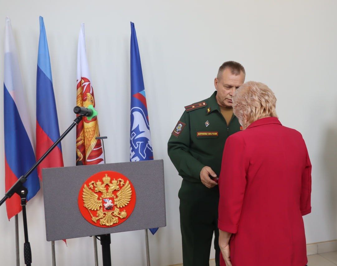 Семьям погибших северодонецких героев вручили Ордена Мужества Семьям погибших северодонецких героев вручили Ордена Мужества