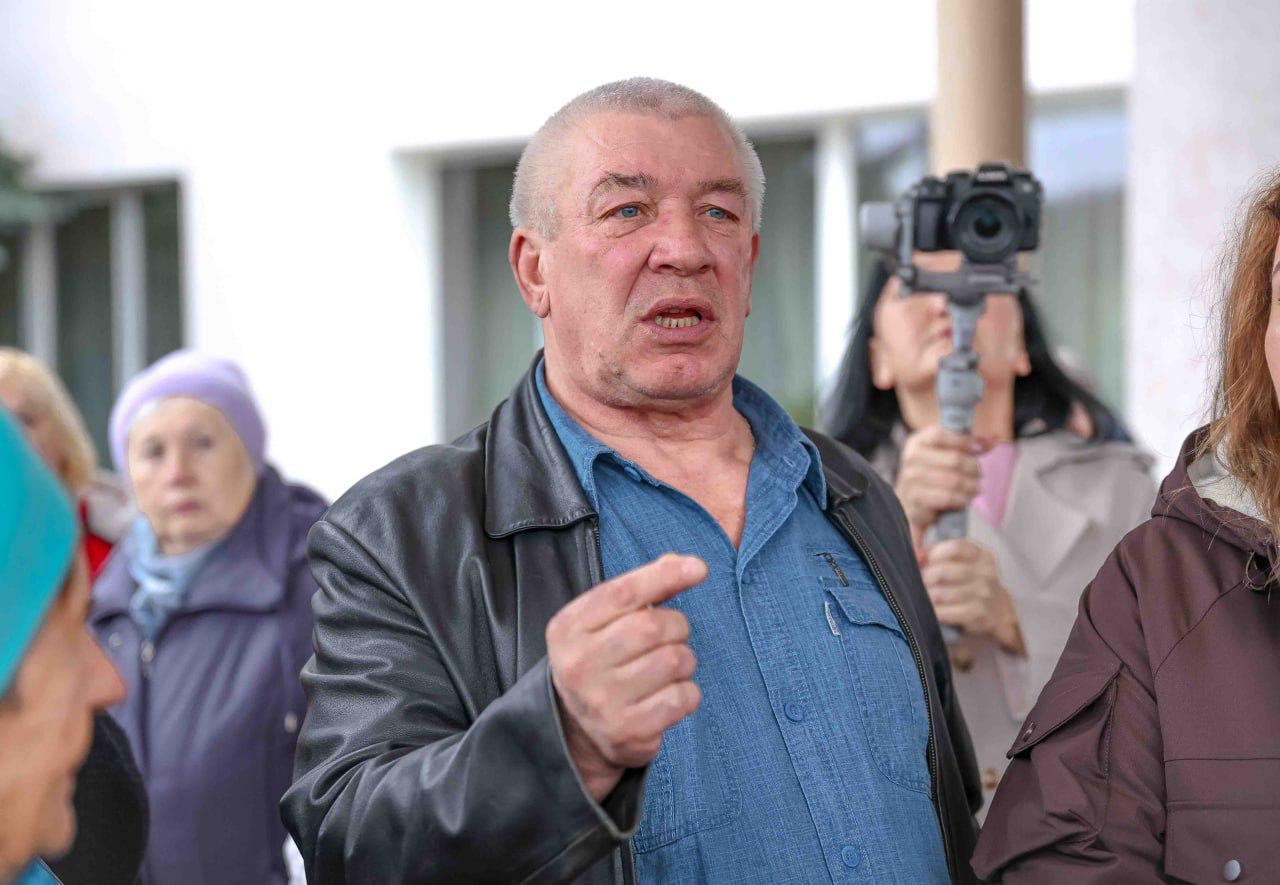 Представители администрации Луганска провели встречу с жителями Каменнобродского района в рамках проекта «Муниципальный диалог — решаем вместе» Представители администрации Луганска провели встречу с жителями Каменнобродского района в рамках проекта «Муниципальный диалог — решаем вместе»