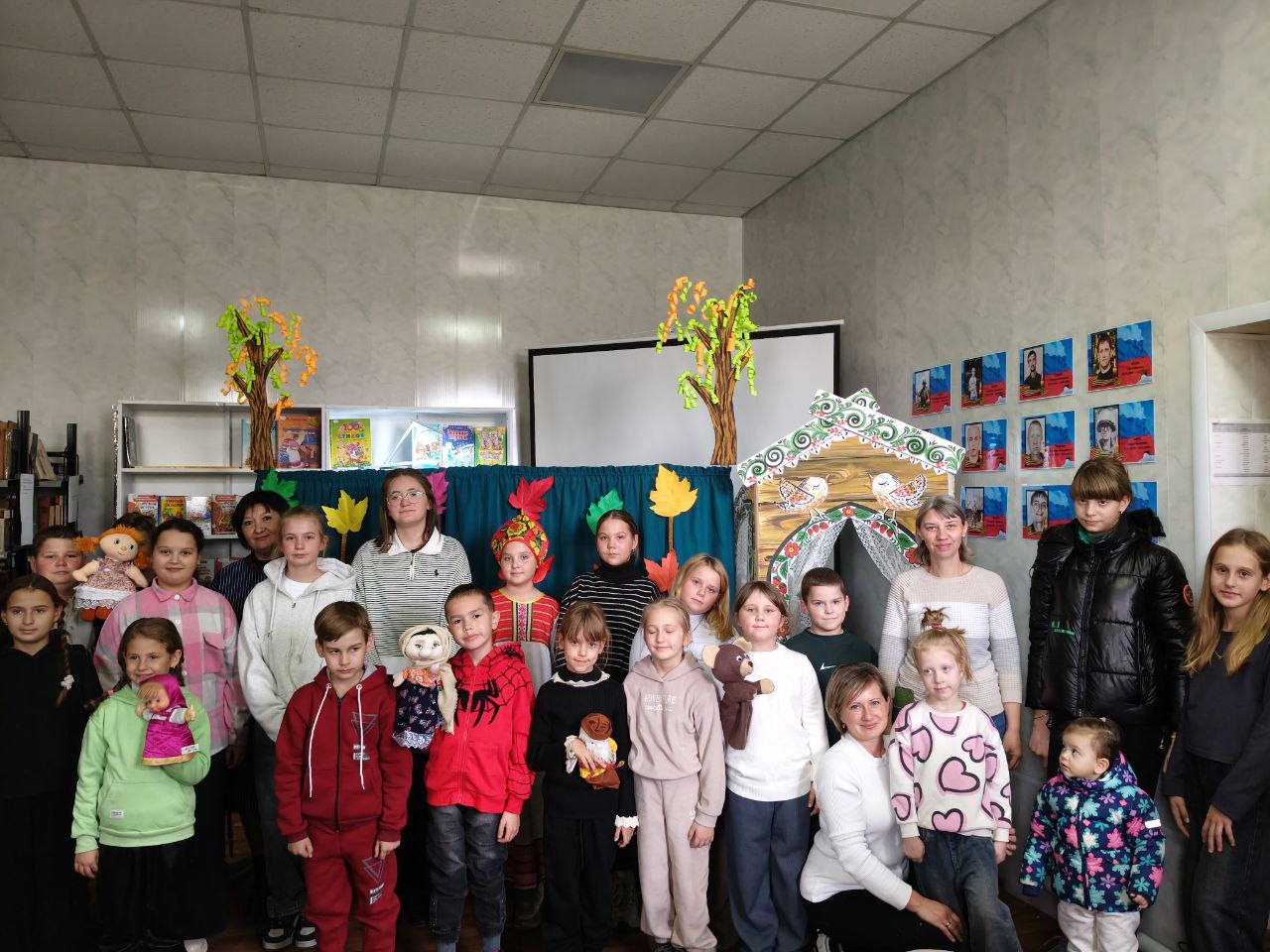 В селах Новоанновка и Самсоновка состоялась премьера спектакля «Маша и Медведь», организованного «Театром на колесах «Сказочный рейс»» при поддержке Президентского фонда культурных инициатив В селах Новоанновка и Самсоновка состоялась премьера спектакля «Маша и Медведь», организованного «Театром на колесах «Сказочный рейс»» при поддержке Президентского фонда культурных инициатив