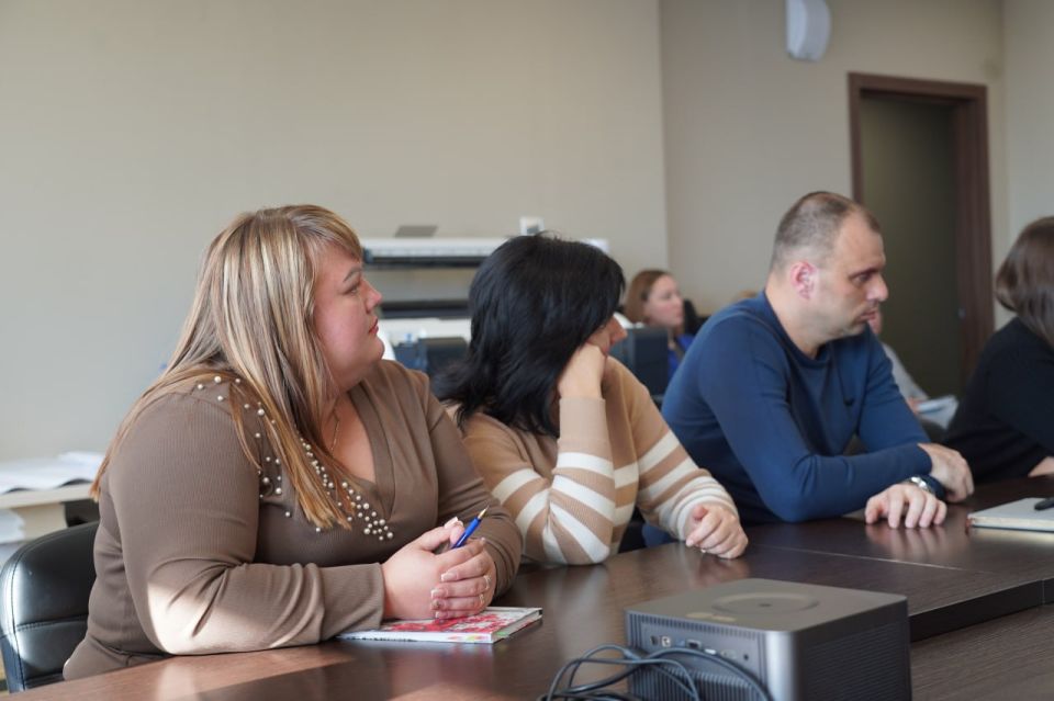 Финансовый щит: как защитить свои деньги от потерь и мошенничества – лекция для сотрудников Министерства чрезвычайных ситуаций Луганской Народной Республики Финансовый щит: как защитить свои деньги от потерь и мошенничества – лекция для сотрудников Министерства чрезвычайных ситуаций Луганской Народной Республики