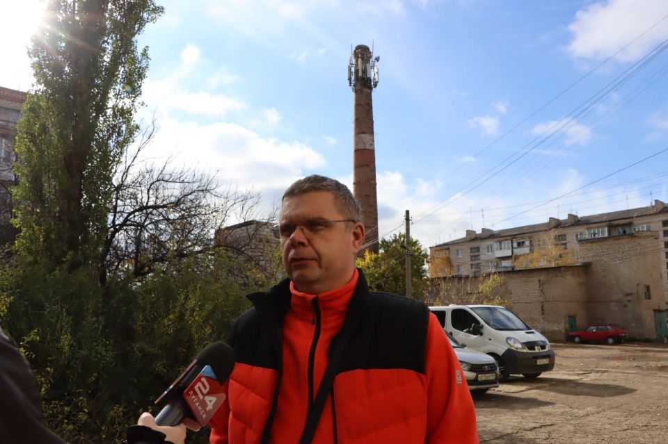 В Лутугино единая управляющая компания продолжает ремонты систем водоснабжения многоквартирных домов В Лутугино единая управляющая компания продолжает ремонты систем водоснабжения многоквартирных домов